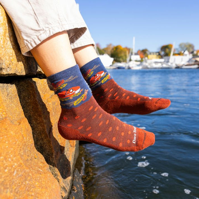 DARN TOUGH WILD LIFE CREW LIGHTWEIGHT LIFESTYLE SOCK WOMEN'S Apparel Darn Tough 