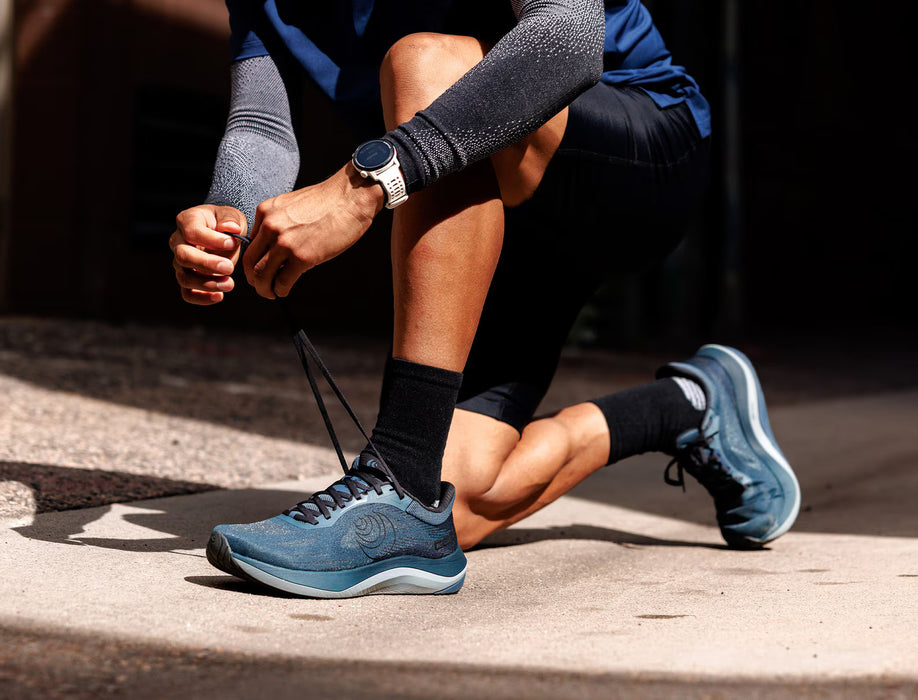 TOPO ULTRAFLY 6 MEN'S MEDIUM AND WIDE Sneakers & Athletic Shoes Topo 