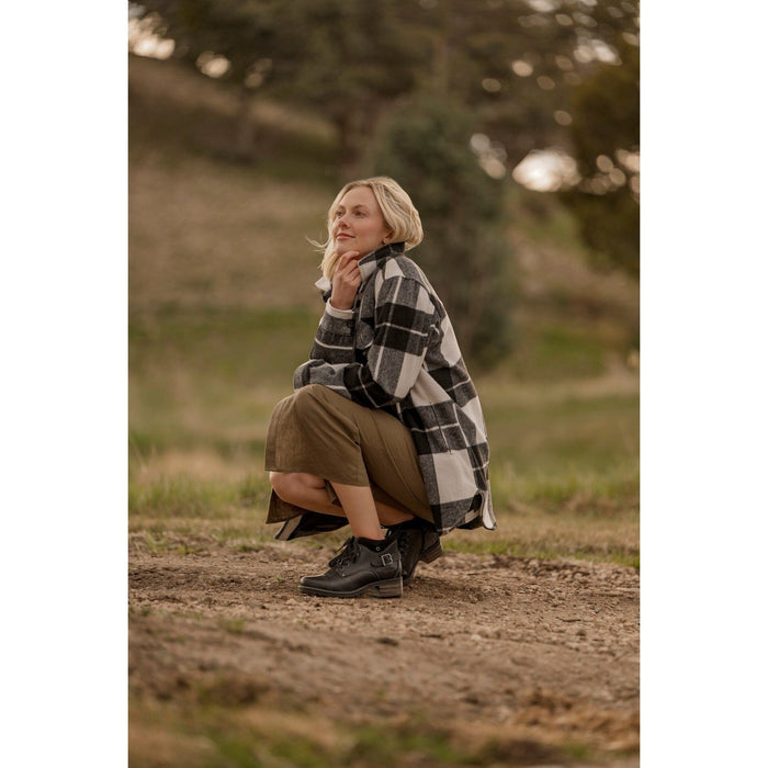 TAOS MINI CRAVE MEDIUM AND WIDE Boots Taos 