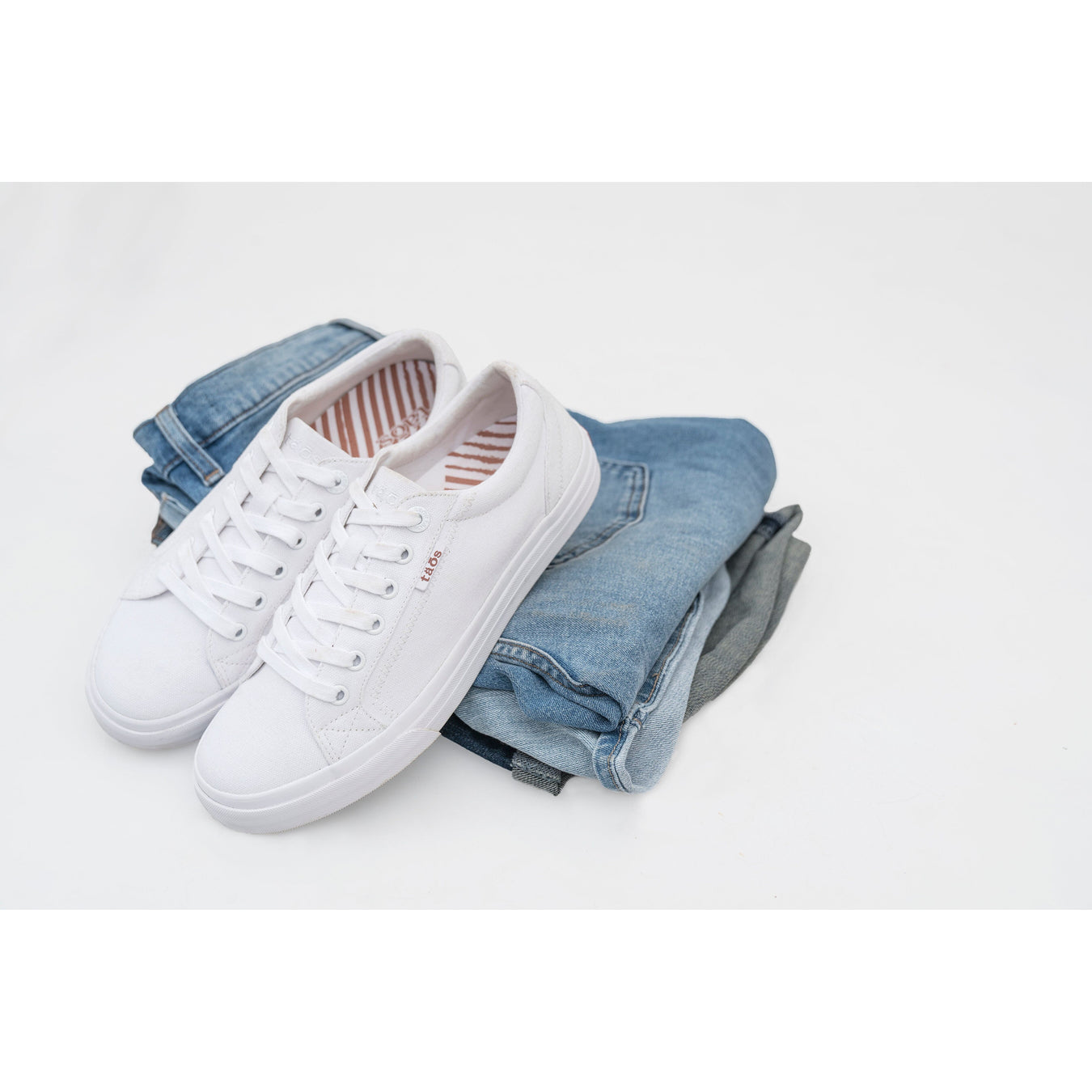 TAOS PLIM SOUL WHITE WIDE Sneakers & Athletic Shoes Taos 